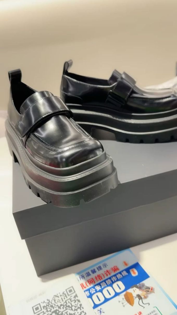 厚底 圆头 低帮 深口鞋 皮革 