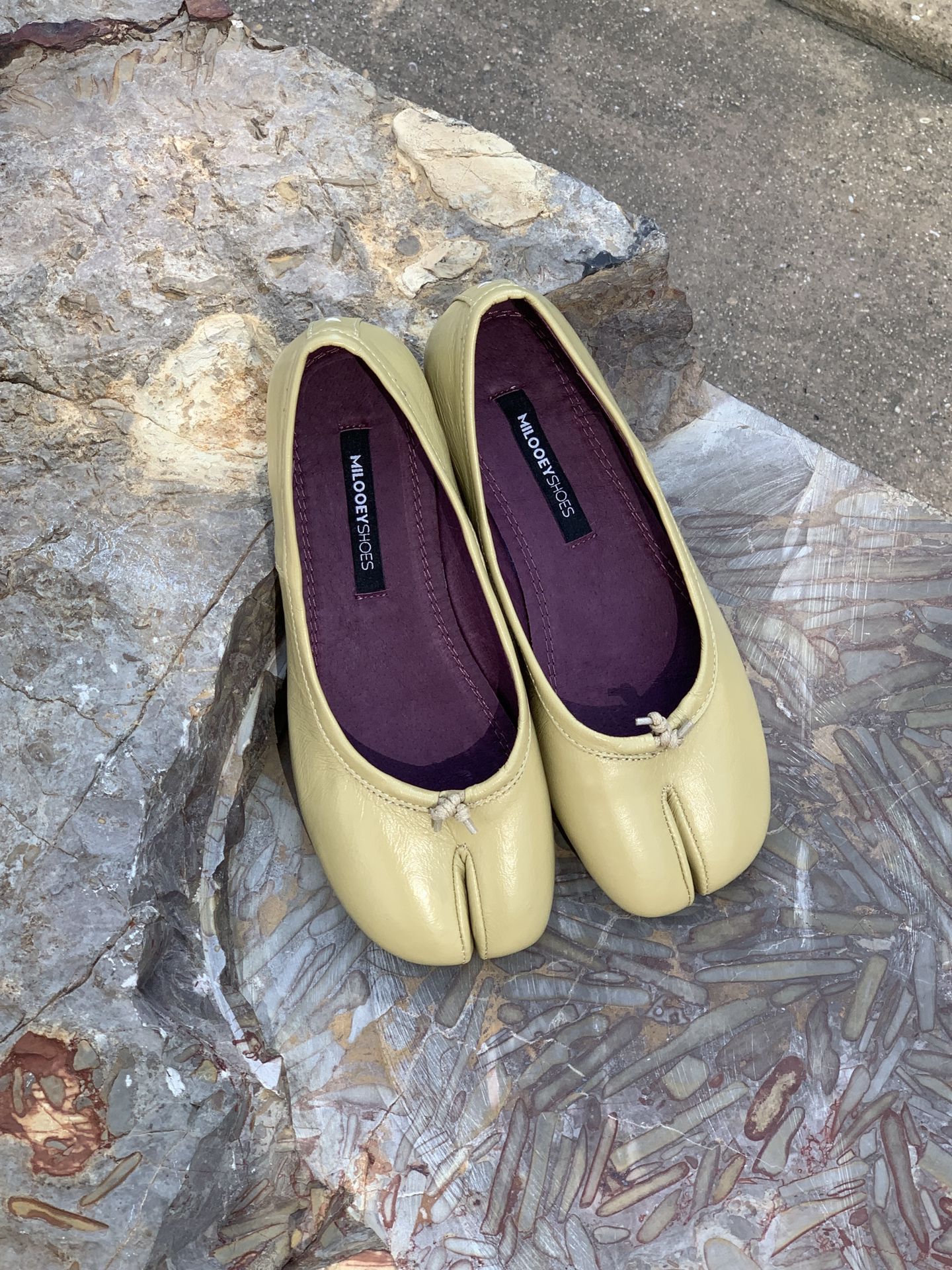 异形头-分趾 一脚蹬 中口鞋 皮革  - VALI鞋履AI设计主图