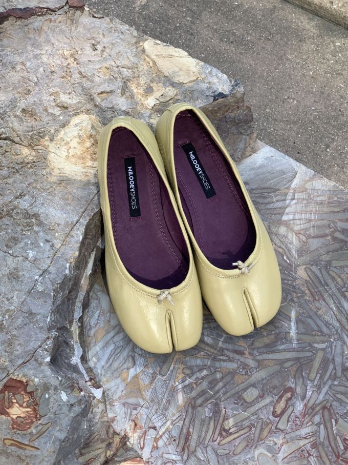 异形头-分趾 一脚蹬 中口鞋 皮革 