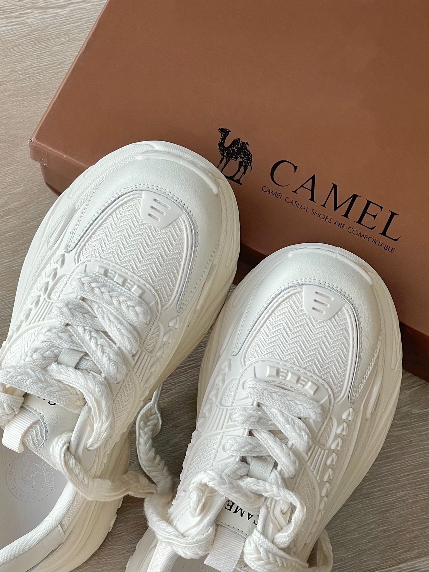 圆头 低帮 系带 深口鞋 网面  - VALI鞋履AI设计主图