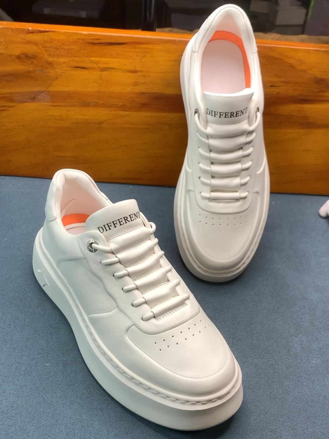 平底 圆头 低帮 系带 深口鞋 皮革  - VALI鞋履AI设计主图