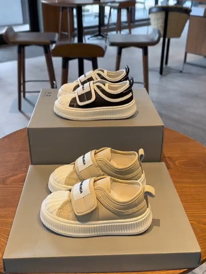 厚底 圆头 低帮 魔术贴 深口鞋  - VALI鞋履AI设计主图