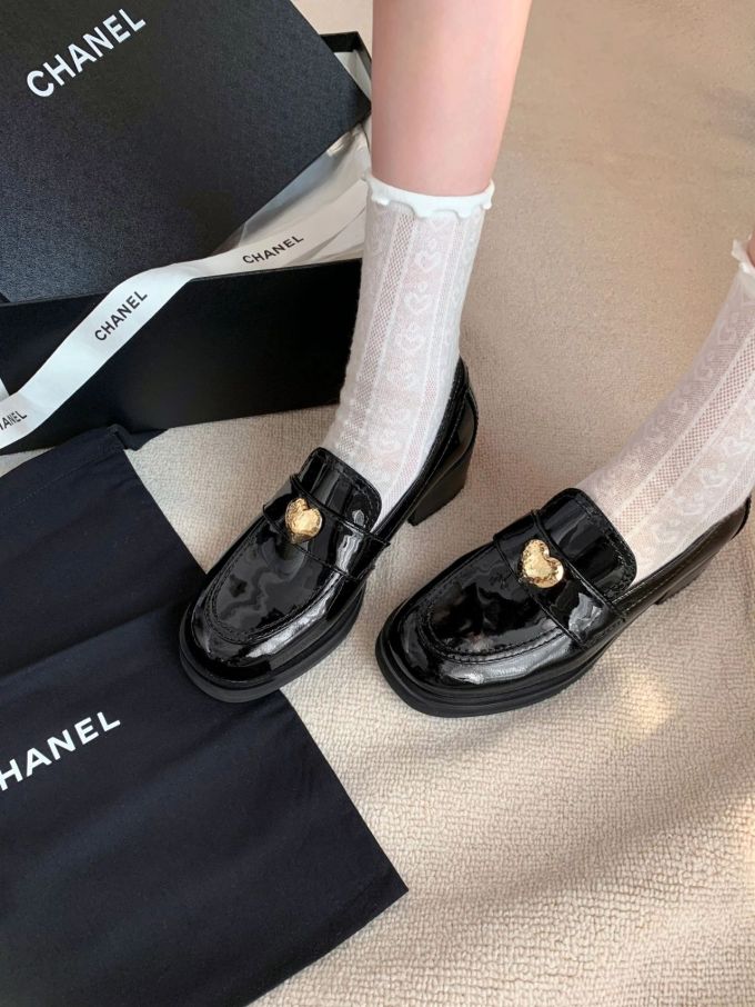 圆头 低帮 一脚蹬 深口鞋 皮革 