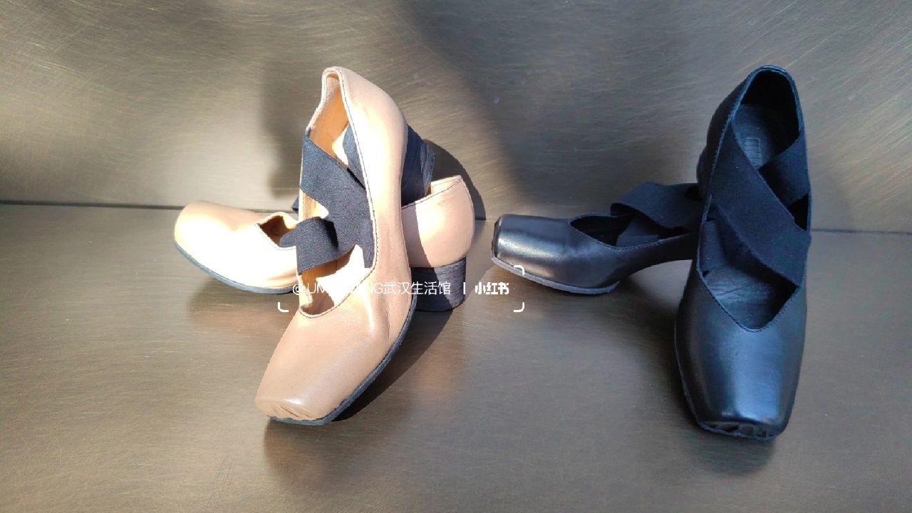 异形头-分趾 低帮 松紧带 浅口鞋 皮革  - VALI鞋履AI设计主图