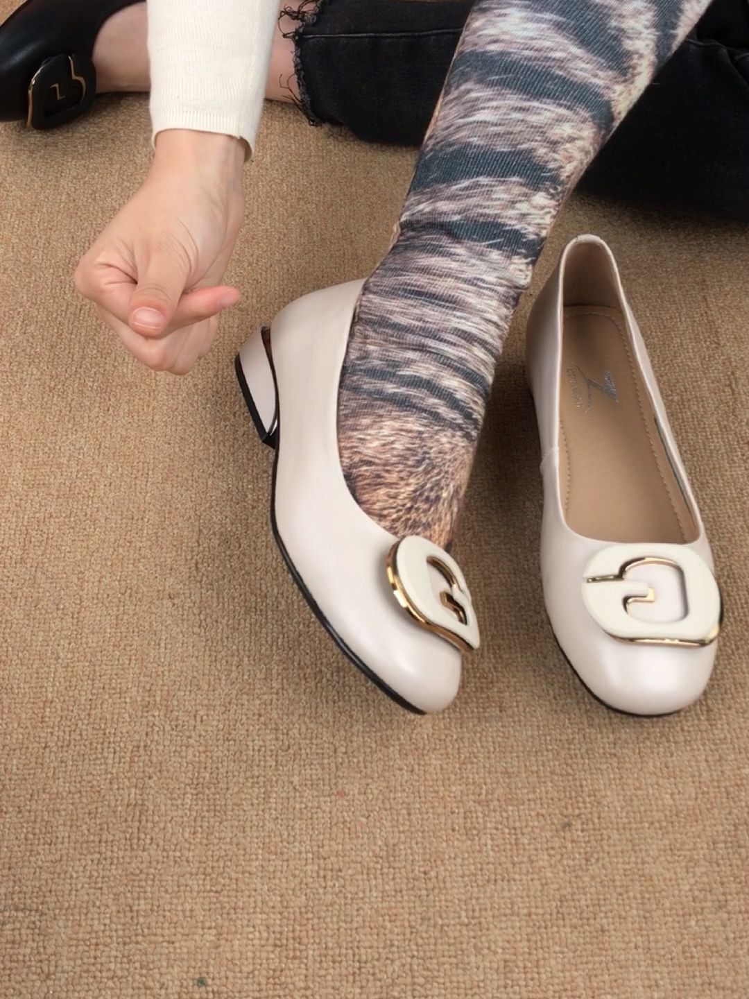 方头 低帮 一脚蹬 浅口鞋 皮革  - VALI鞋履AI设计主图