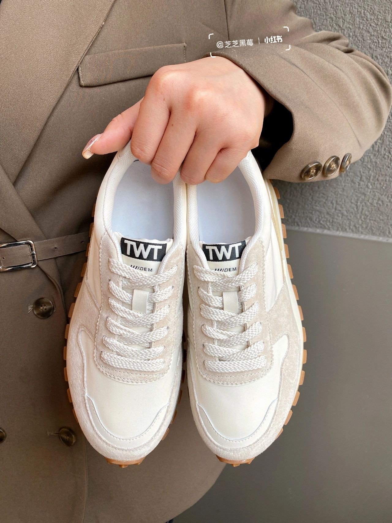 圆头 低帮 系带 深口鞋  - VALI鞋履AI设计主图