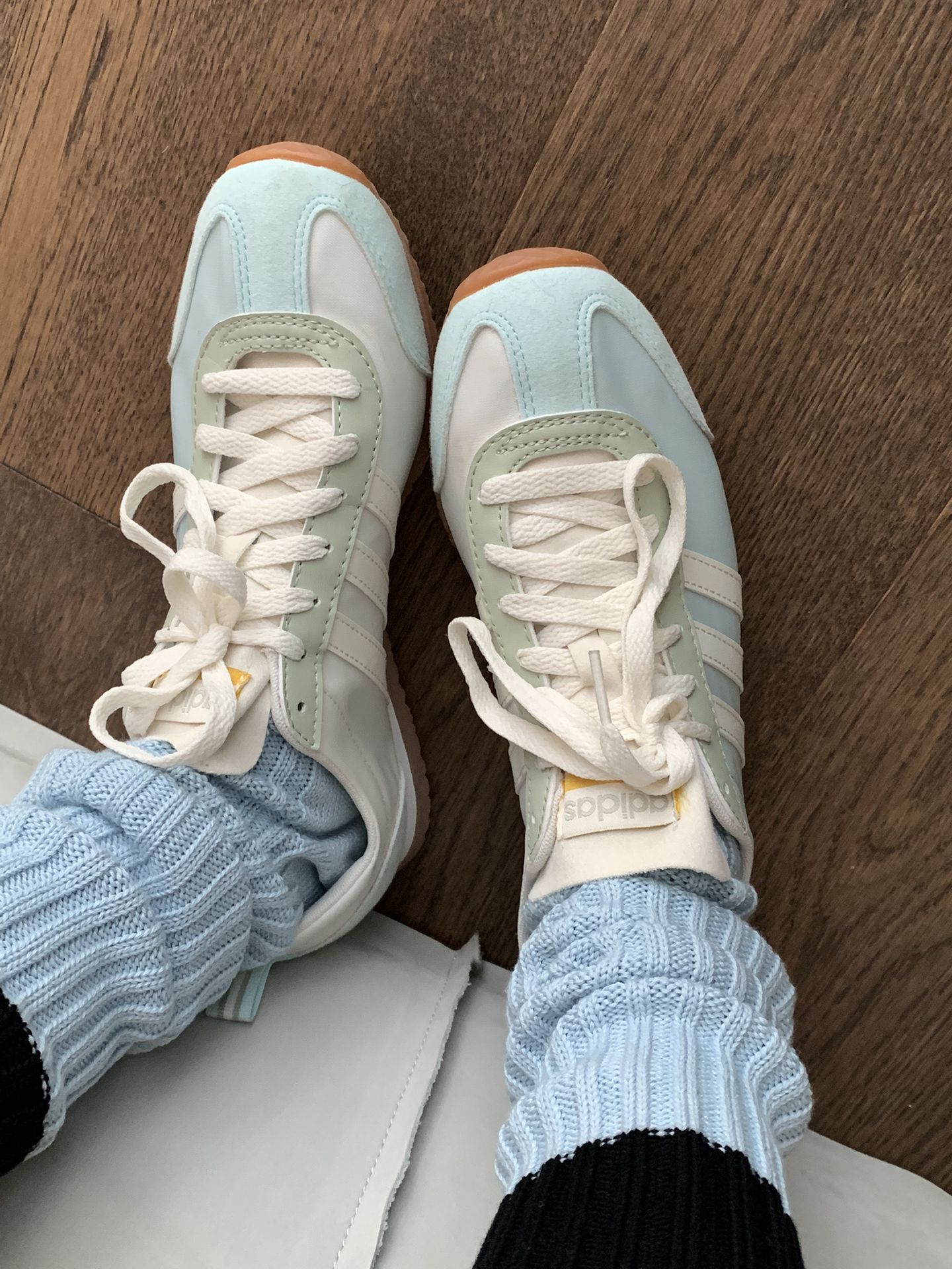 圆头 低帮 系带 深口鞋  - VALI鞋履AI设计主图