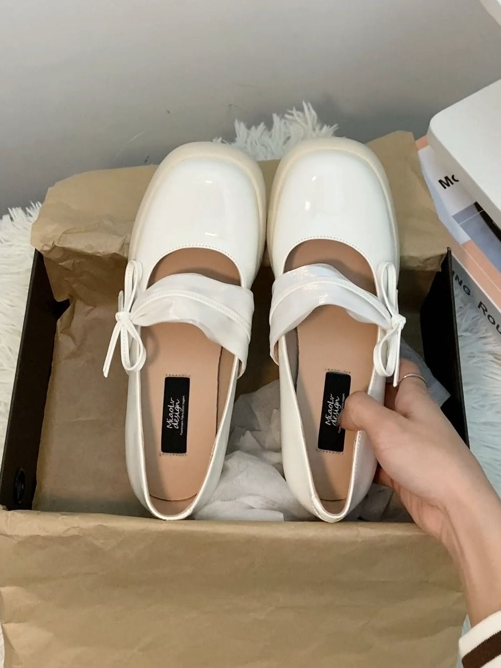 圆头 低帮 袢扣 中口鞋 皮革  - VALI鞋履AI设计主图