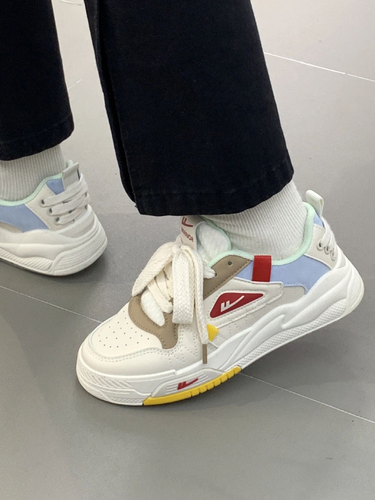 平底 圆头 低帮 系带 深口鞋 皮革  - VALI鞋履AI设计主图