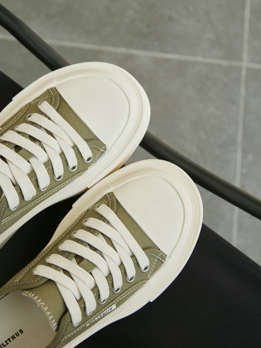 圆头 系带 深口鞋  - VALI鞋履AI设计主图