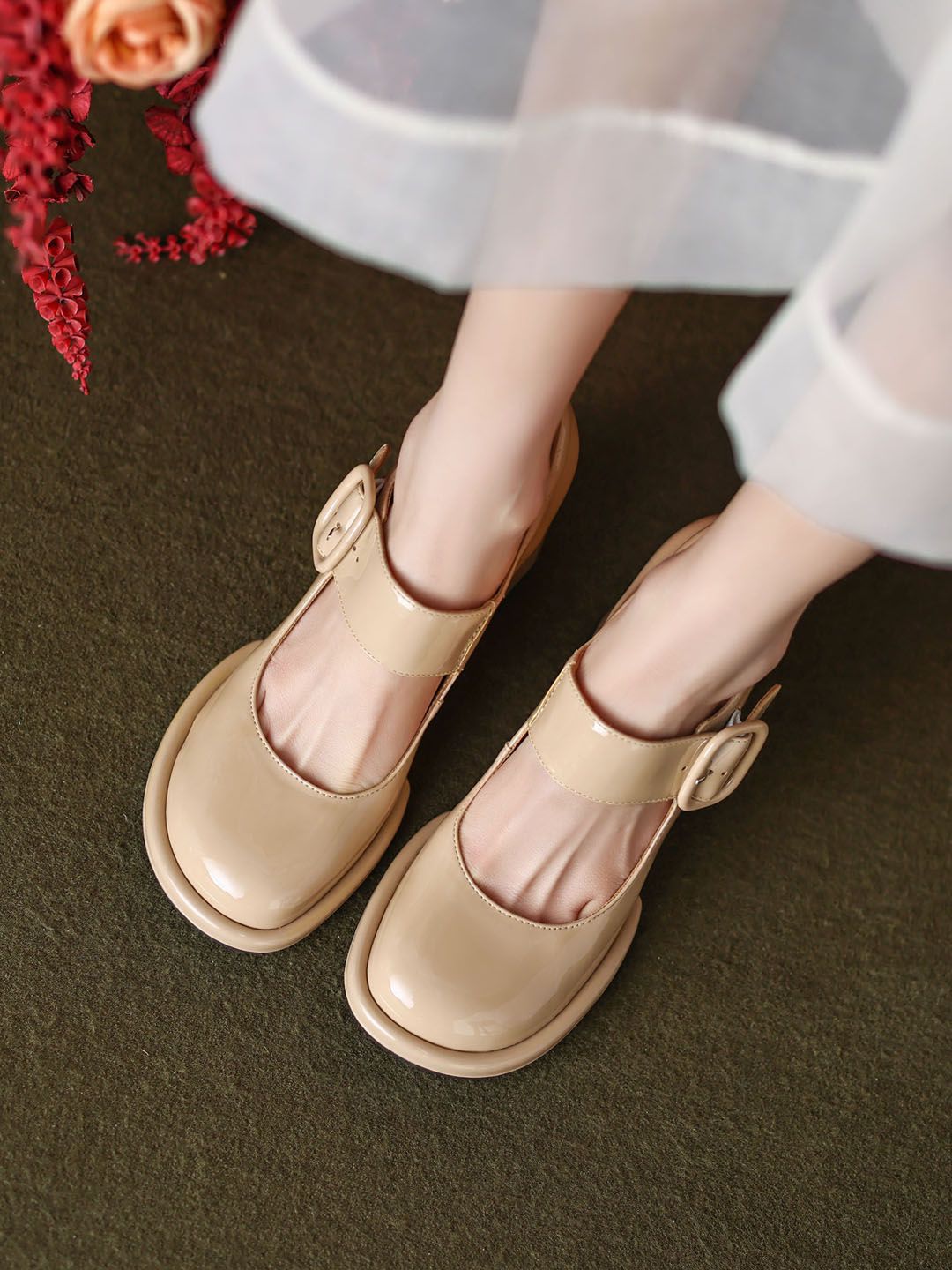 圆头 低帮 袢扣 浅口鞋 皮革  - VALI鞋履AI设计主图