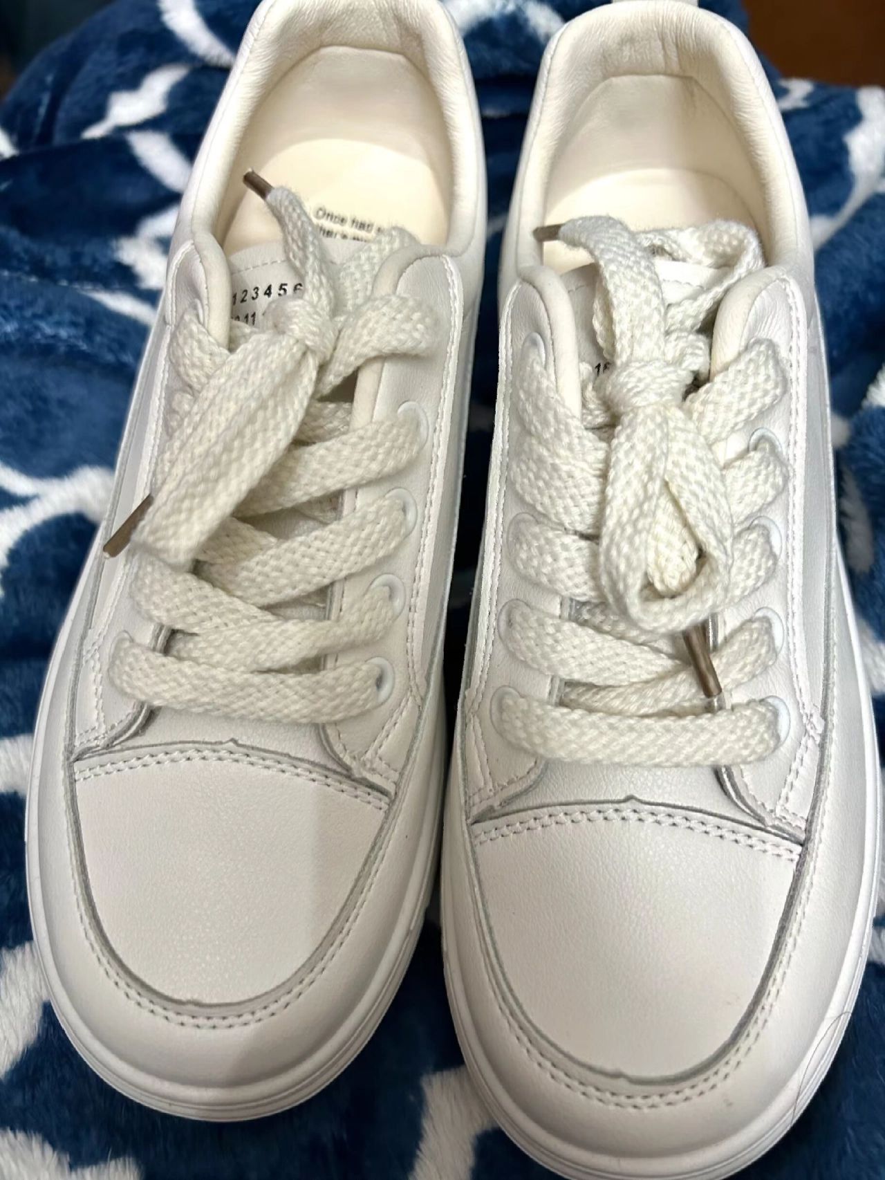 圆头 系带 深口鞋 皮革  - VALI鞋履AI设计主图