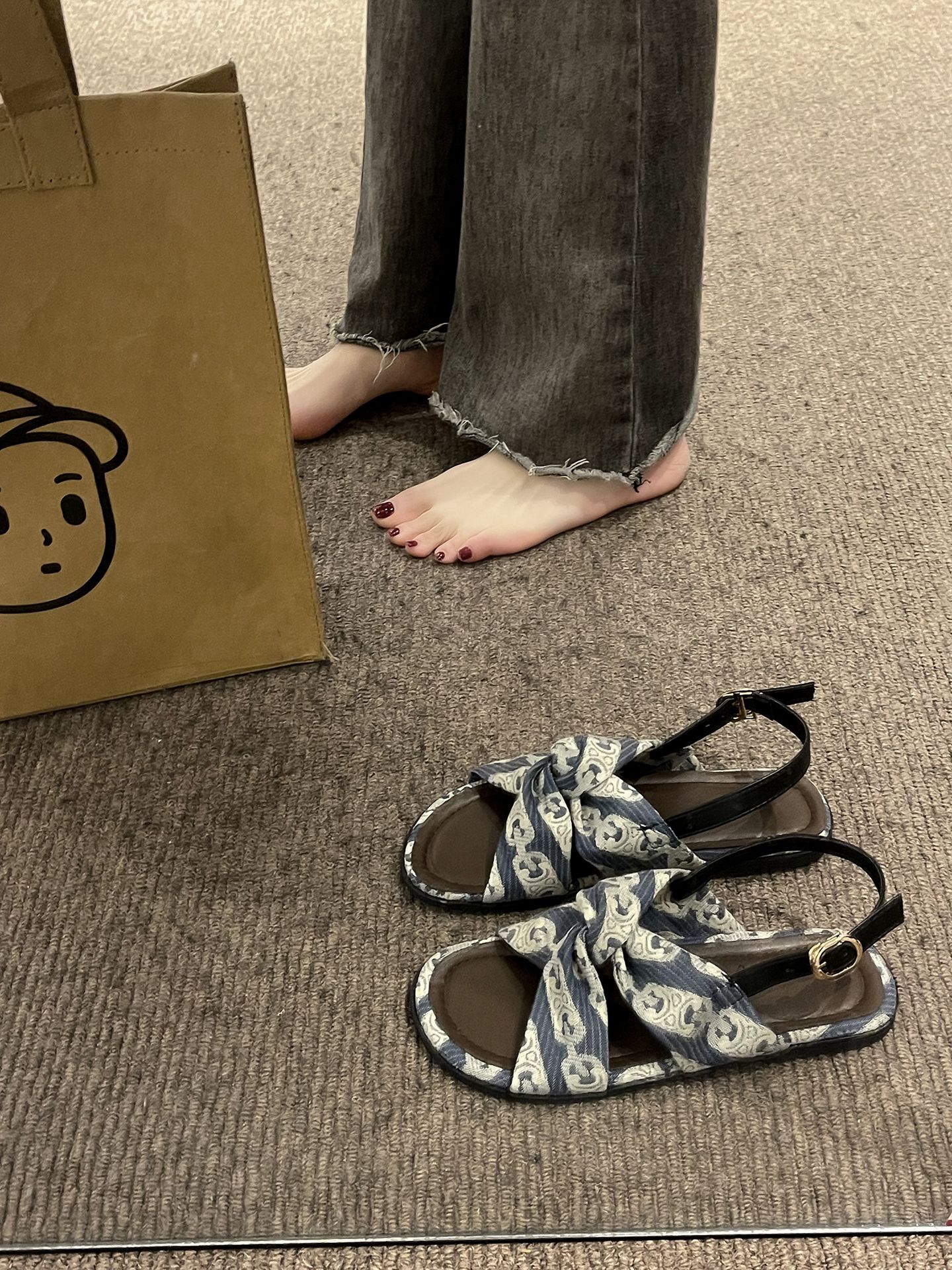 圆头 袢扣  - VALI鞋履AI设计主图