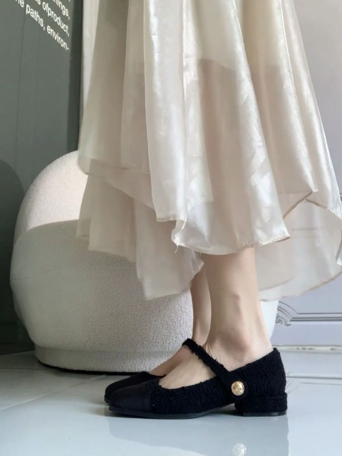 粗跟 低跟 方头 低帮 袢扣 中口鞋 