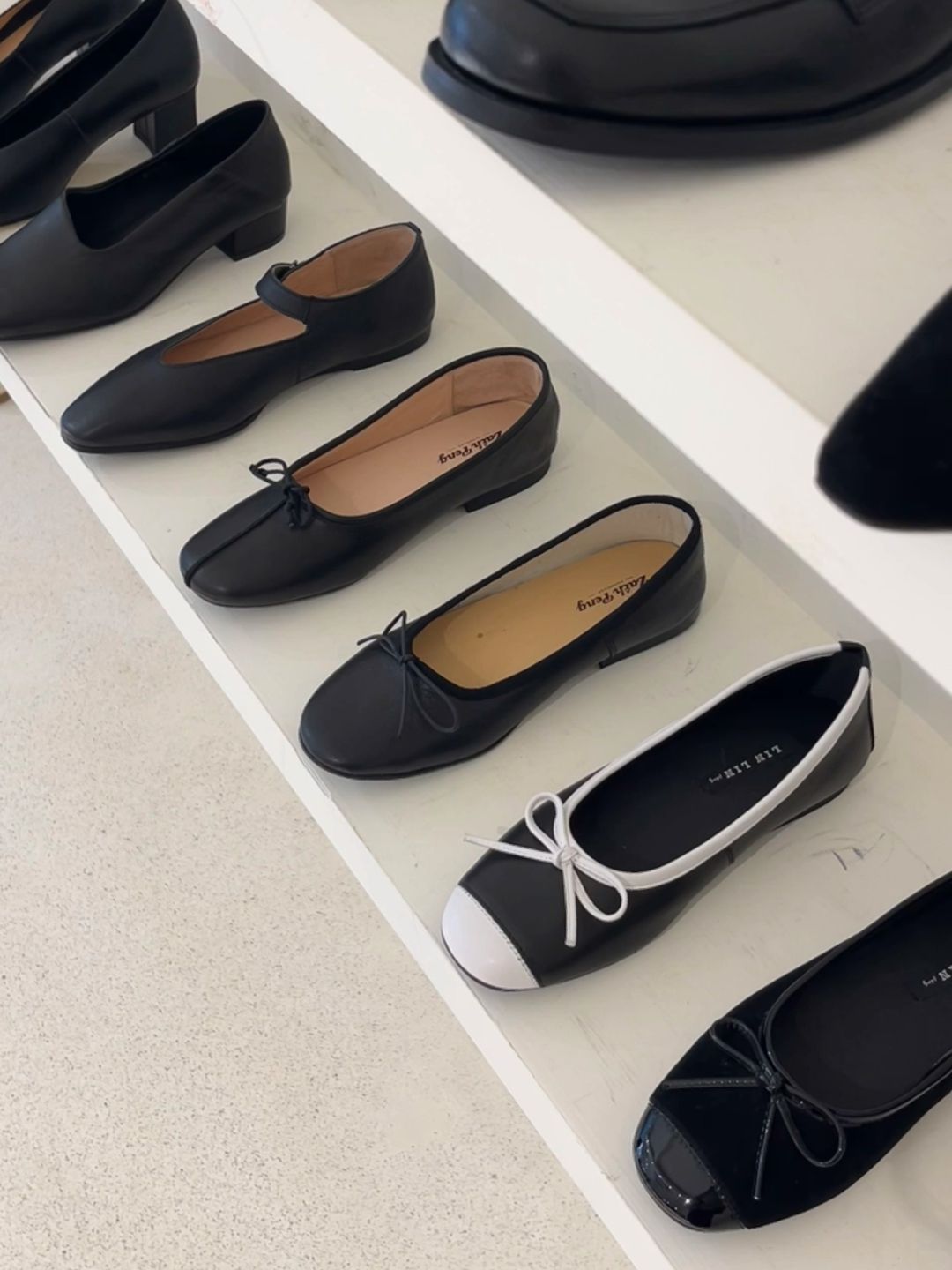 圆头 低帮 一脚蹬 中口鞋 皮革  - VALI鞋履AI设计主图