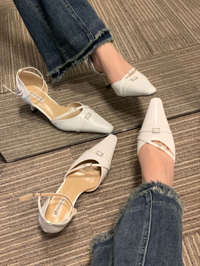 尖头 袢扣 浅口鞋 皮革 