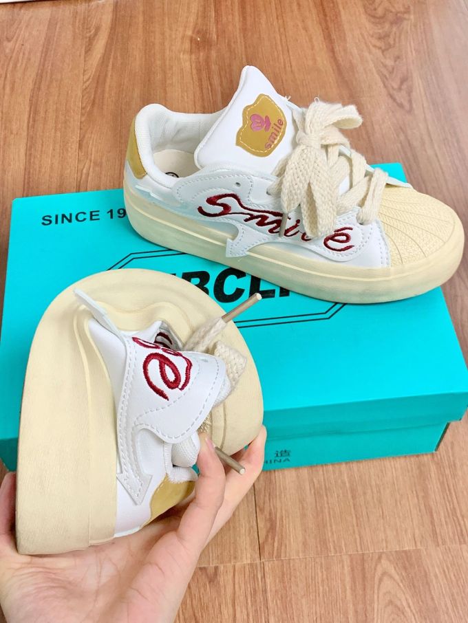 平底 圆头 低帮 系带 魔术贴 深口鞋 