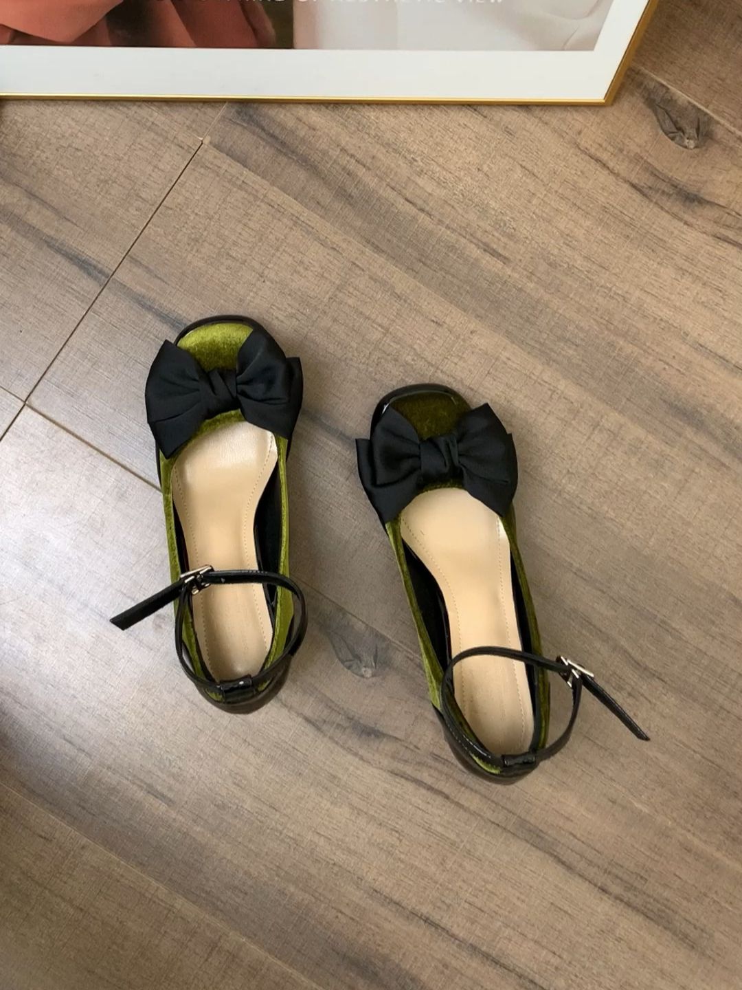 圆头 鱼嘴 低帮 袢扣 浅口鞋 皮革  - VALI鞋履AI设计主图