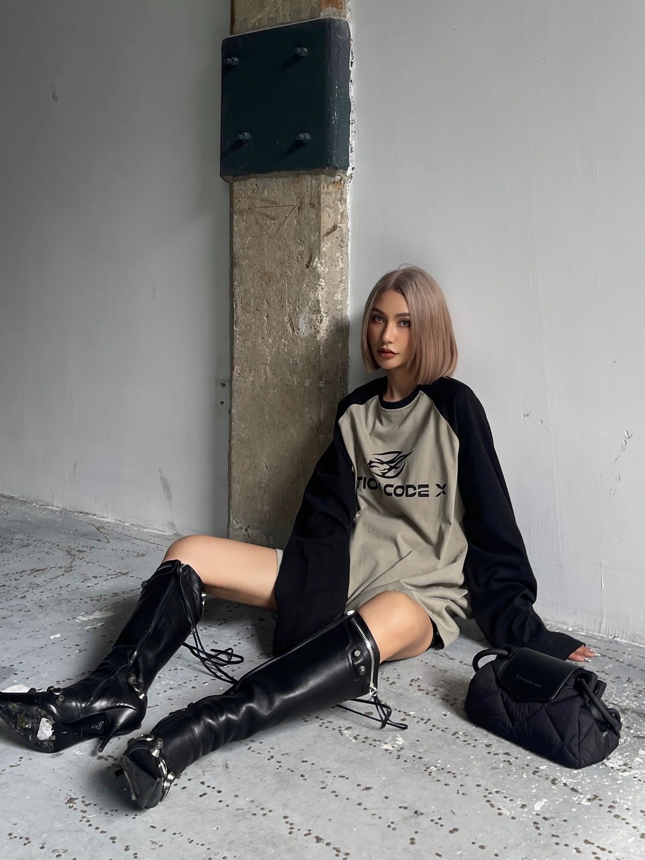 针织面料 H型 圆形领 文字图案 撞色/渐变 拼接 印花 夜蓝色  - VALI鞋履AI设计主图