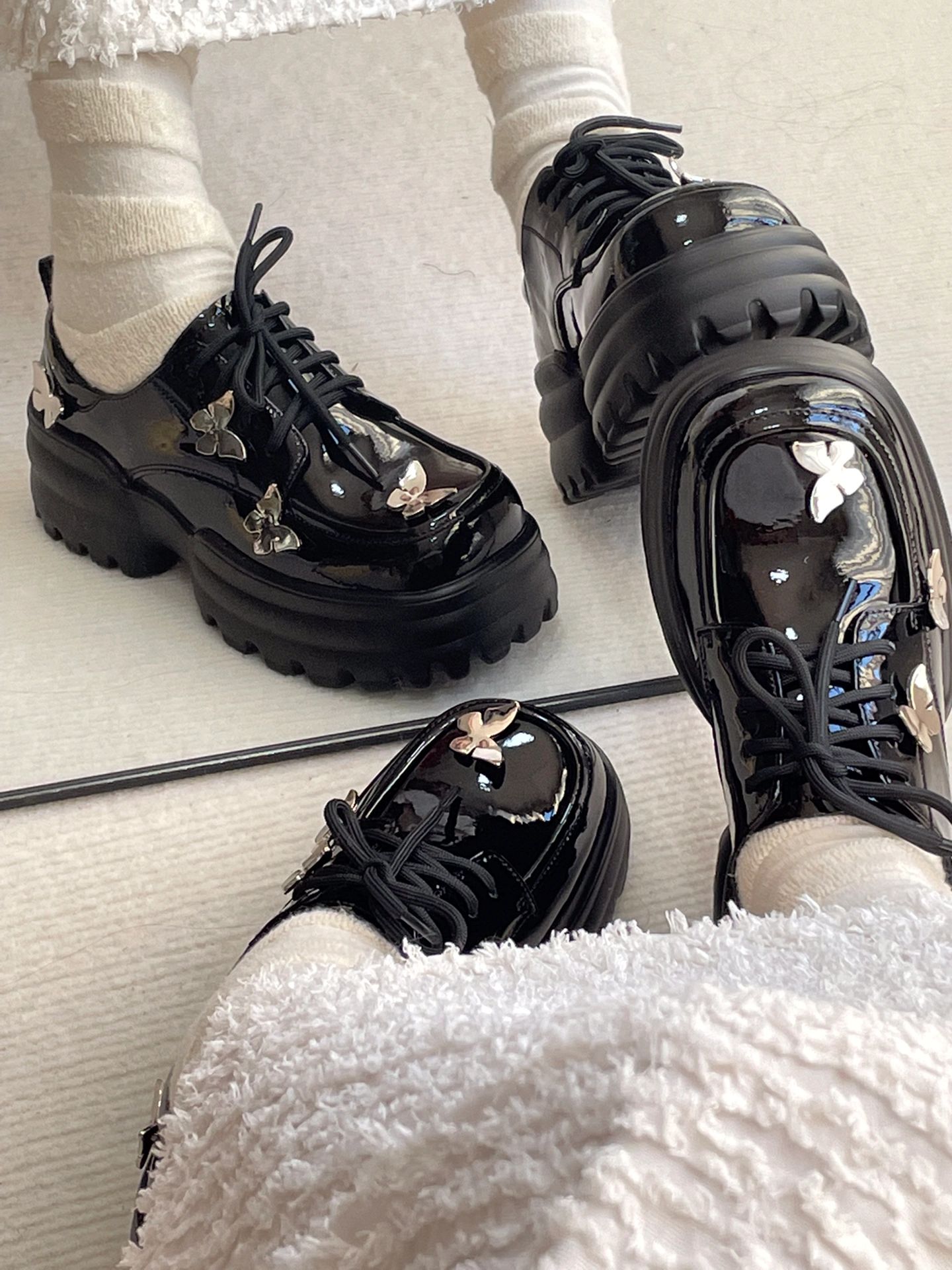 粗跟 中跟 圆头 低帮 系带 深口鞋 皮革  - VALI鞋履AI设计主图