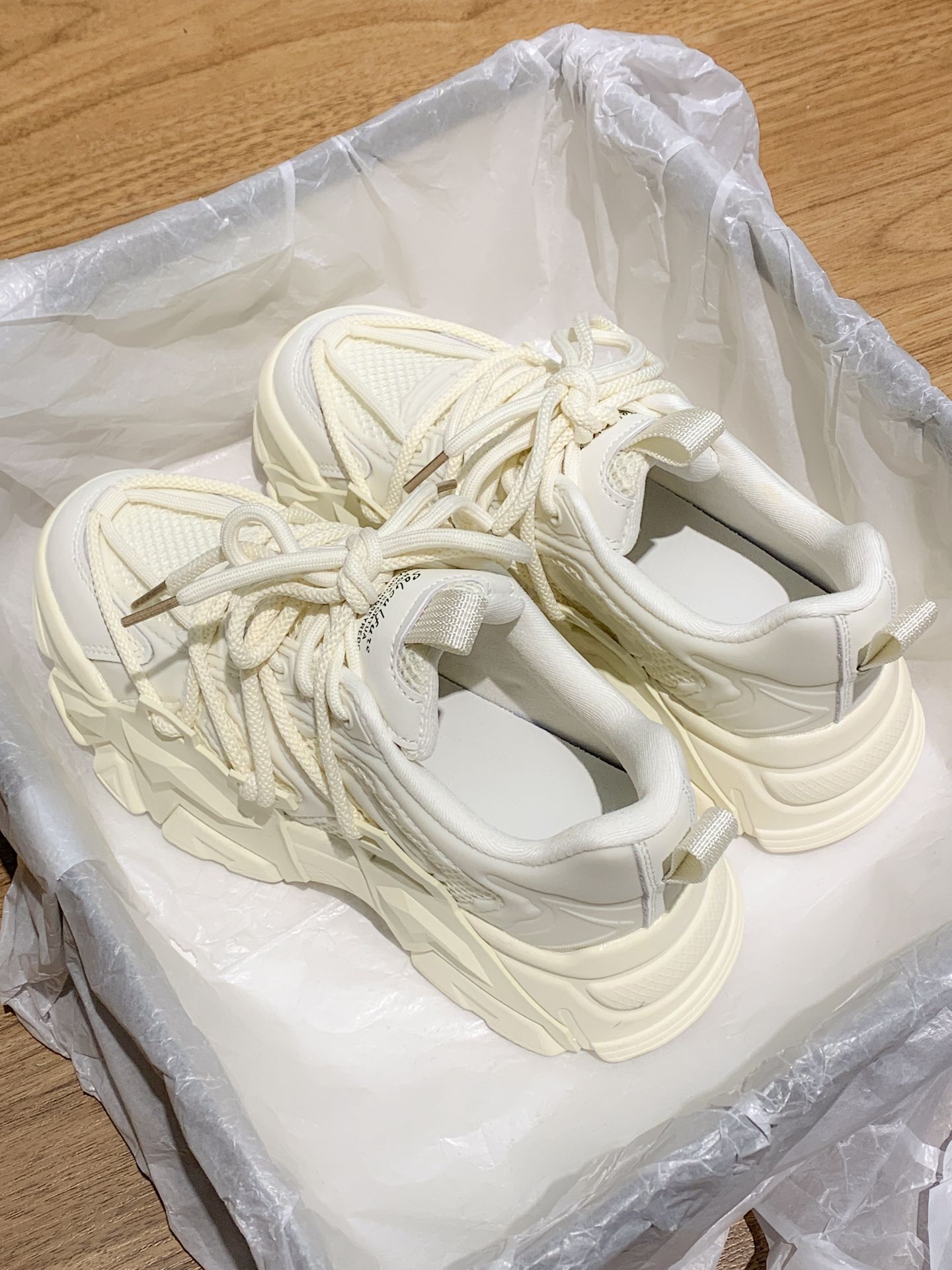 厚底 圆头 低帮 系带 深口鞋  - VALI鞋履AI设计主图