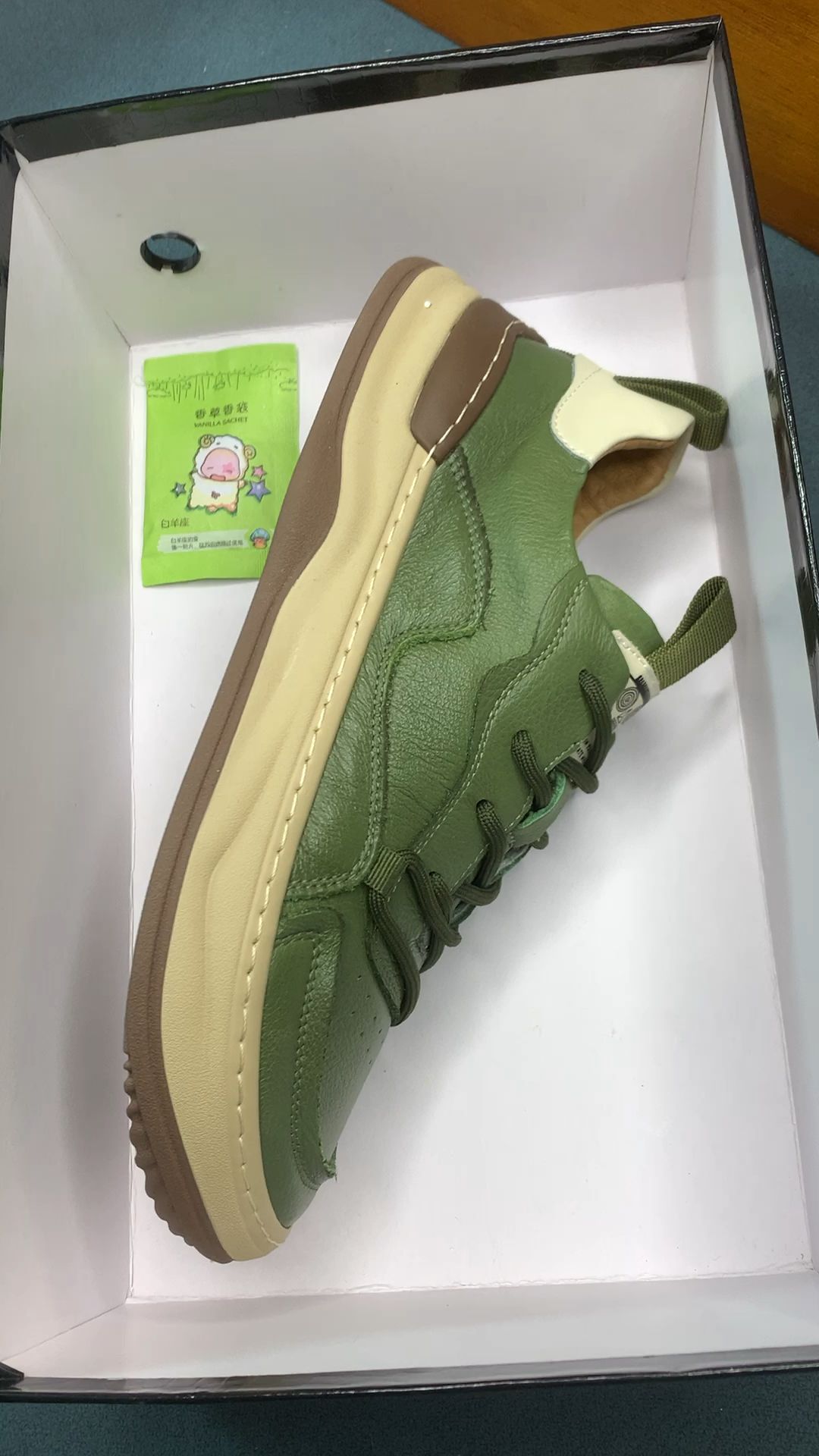 平底 圆头 低帮 系带 深口鞋  - VALI鞋履AI设计主图