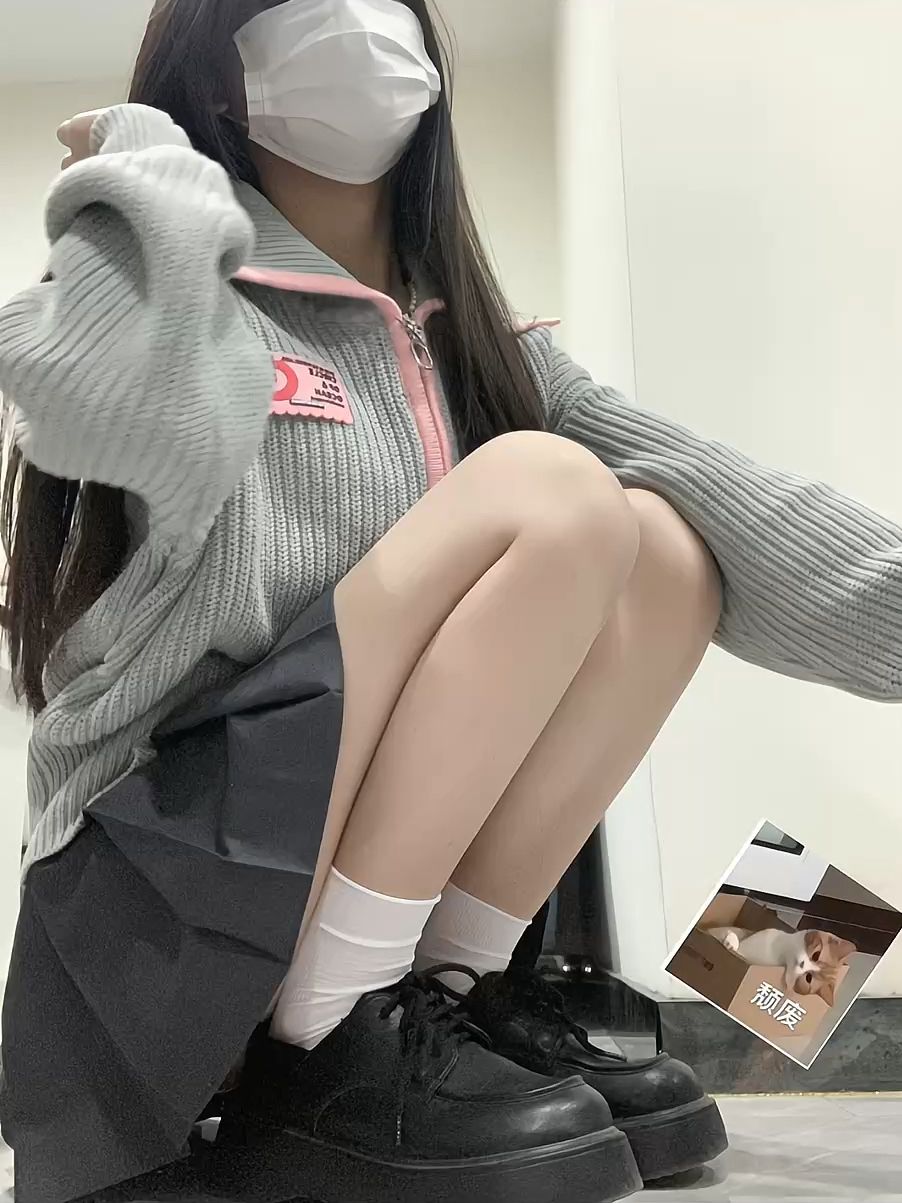 毛纺 标志图案 细针 针织螺纹 银色 火石灰 夜雾色 踢踏舞鞋色 学院风  - VALI鞋履AI设计主图