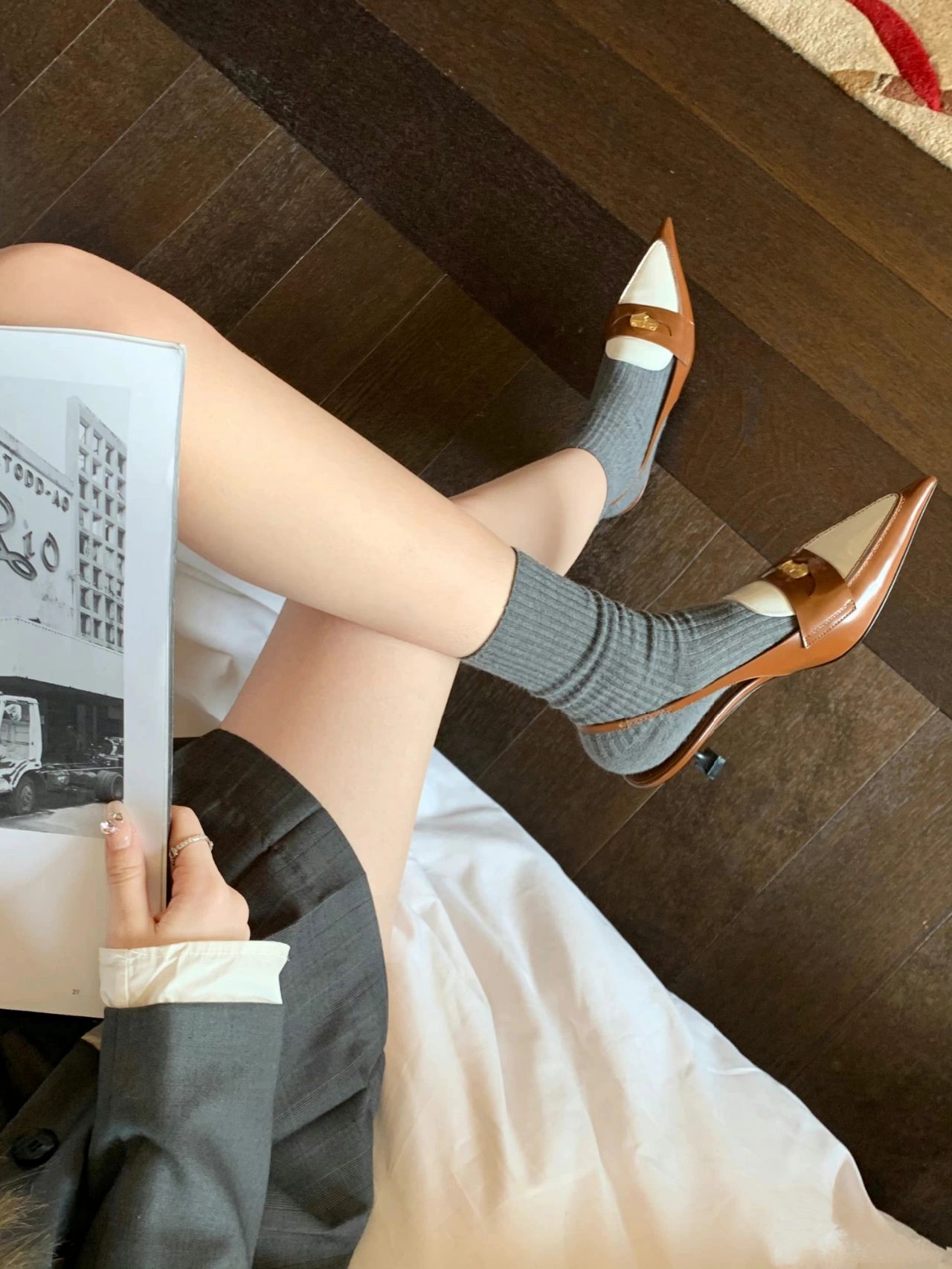 尖头 低帮 袢扣 深口鞋 皮革  - VALI鞋履AI设计主图