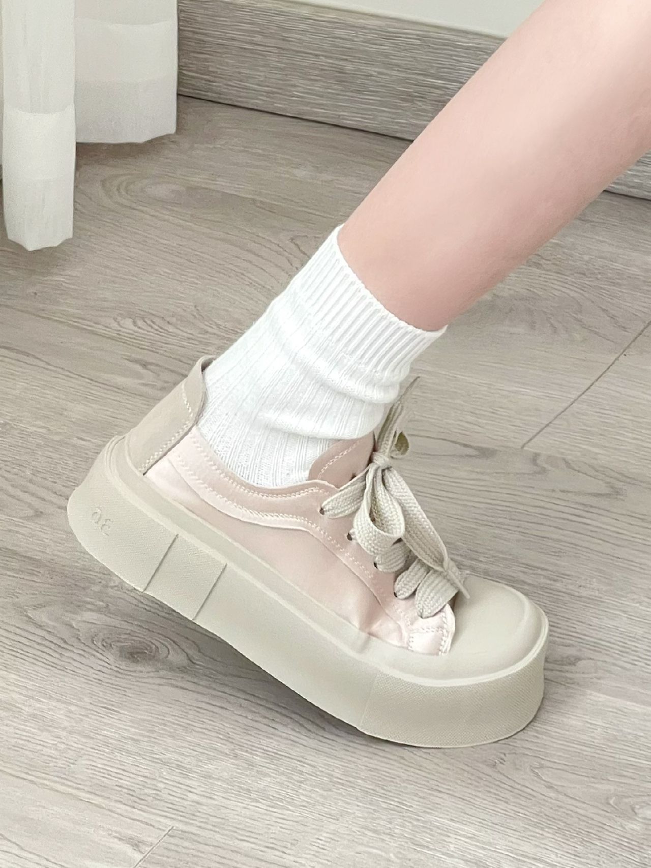 厚底 圆头 低帮 系带 深口鞋  - VALI鞋履AI设计主图