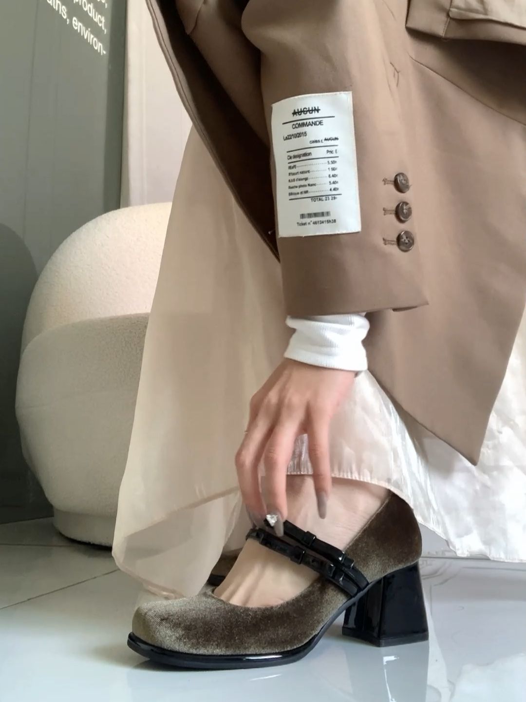 粗跟 中跟 圆头 低帮 袢扣 浅口鞋 皮革  - VALI鞋履AI设计主图