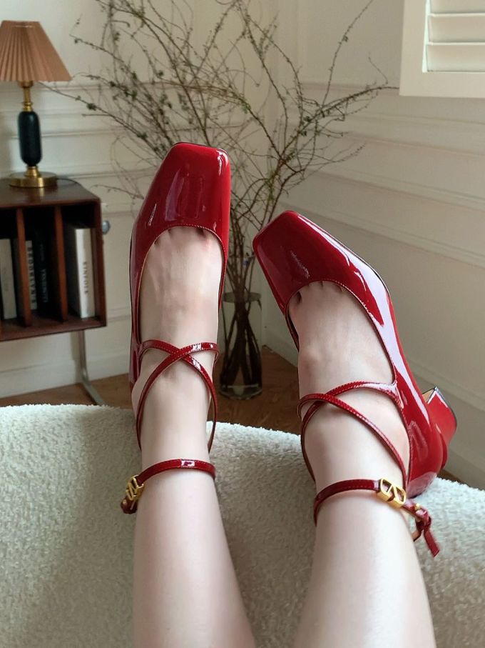 方头 袢扣 浅口鞋 皮革 