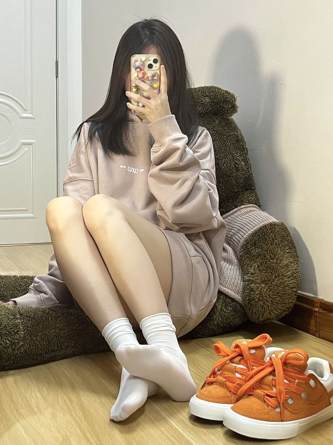 针织面料 圆形领 文字图案 印花 纯粹的幸福 灰棕色 运动 