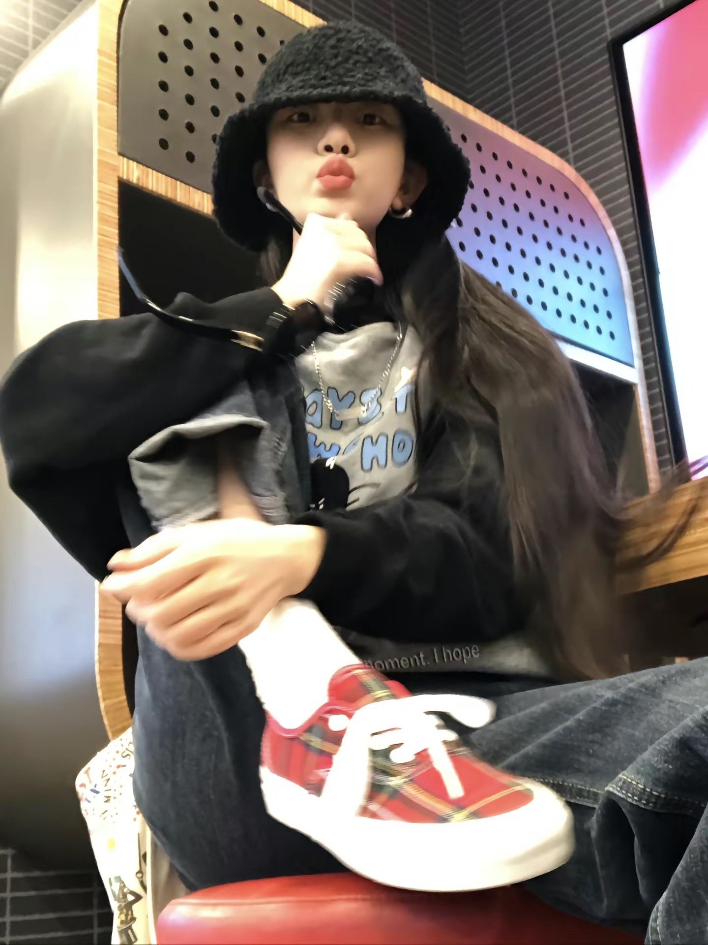 H型 文字图案 印花 踢踏舞鞋色 都市  - VALI鞋履AI设计主图