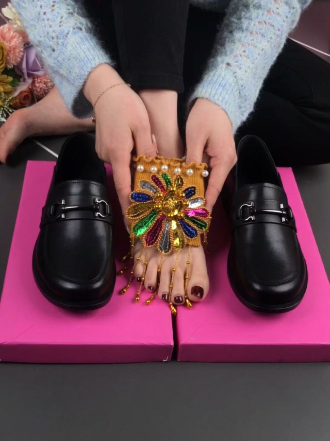 圆头 低帮 一脚蹬 深口鞋 皮革 