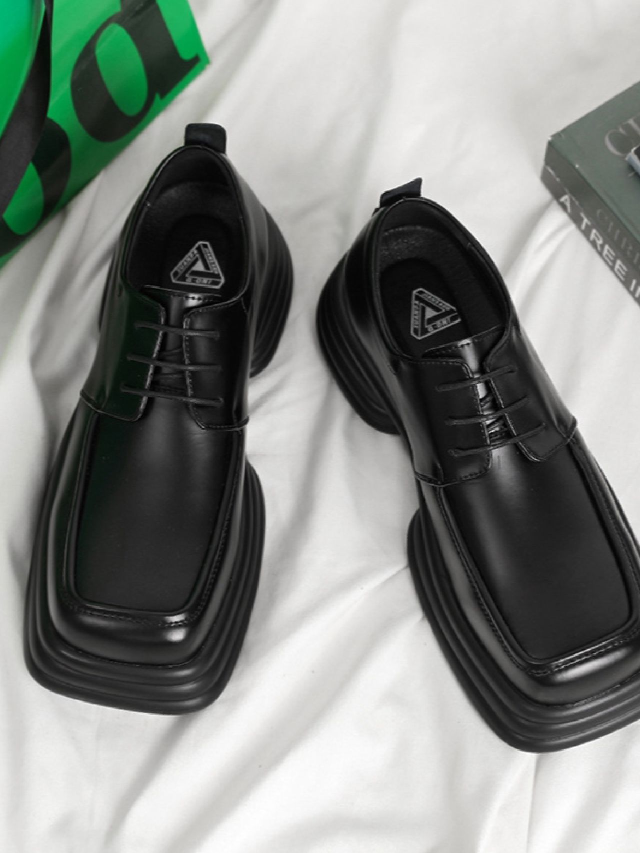 方头 插扣 深口鞋 皮革  - VALI鞋履AI设计主图