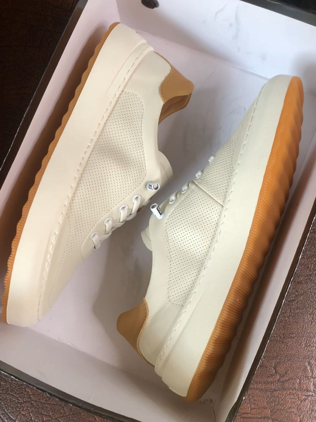 平底 圆头 低帮 系带 深口鞋 网面  - VALI鞋履AI设计主图