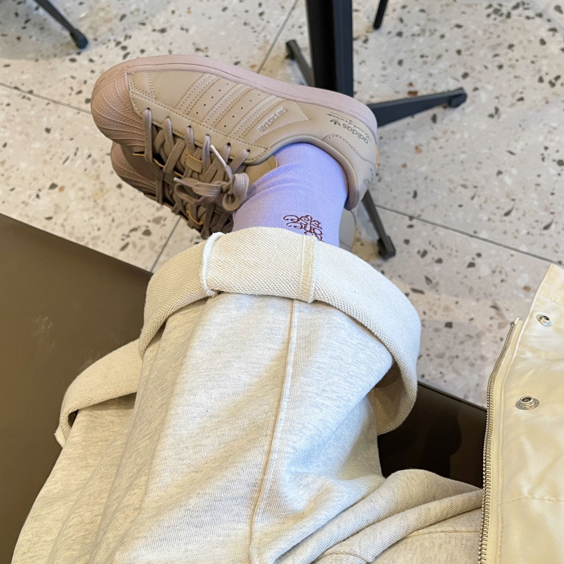 平底 圆头 低帮 系带 深口鞋 皮革  - VALI鞋履AI设计主图