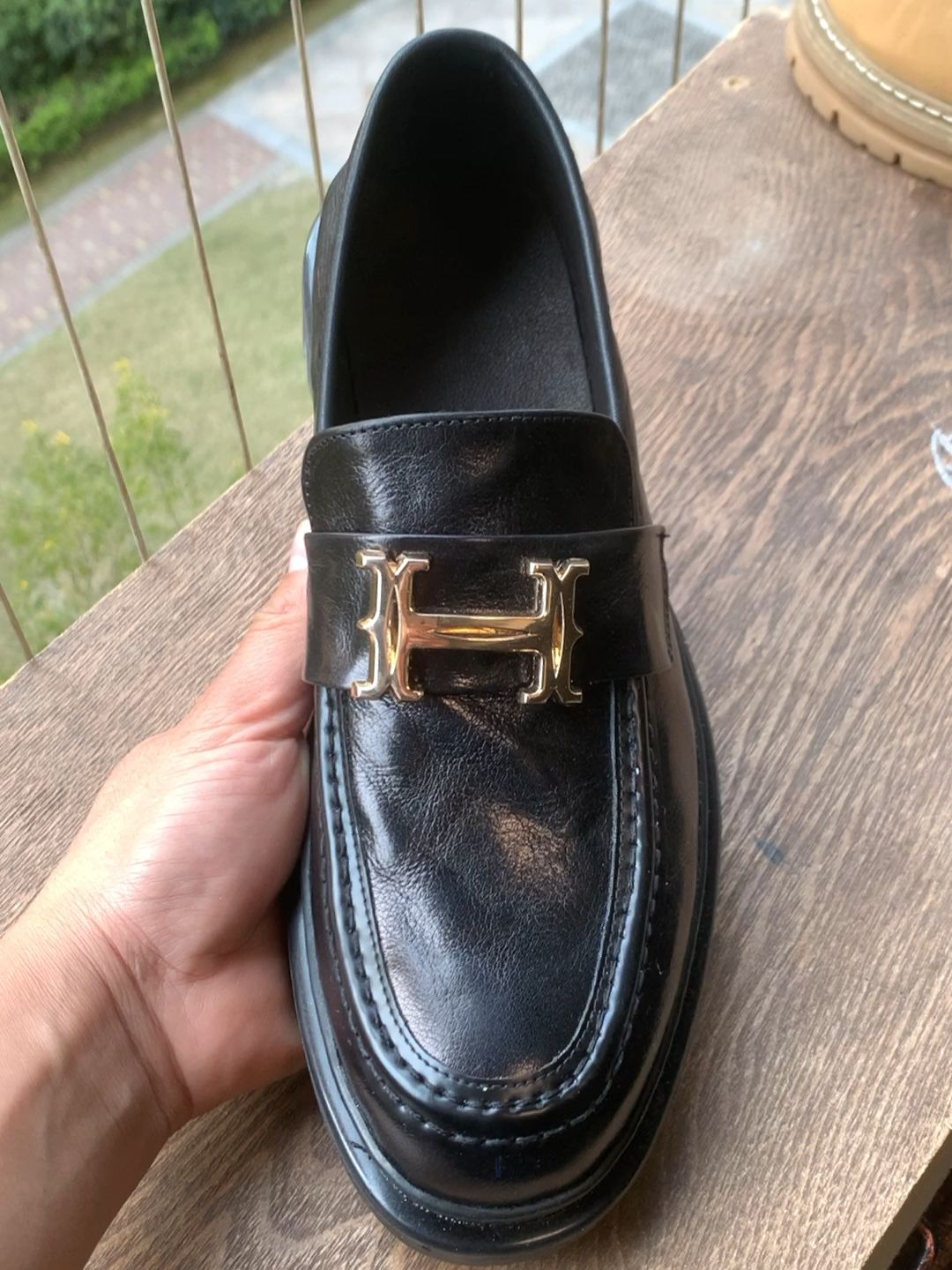 圆头 一脚蹬 深口鞋 皮革  - VALI鞋履AI设计主图