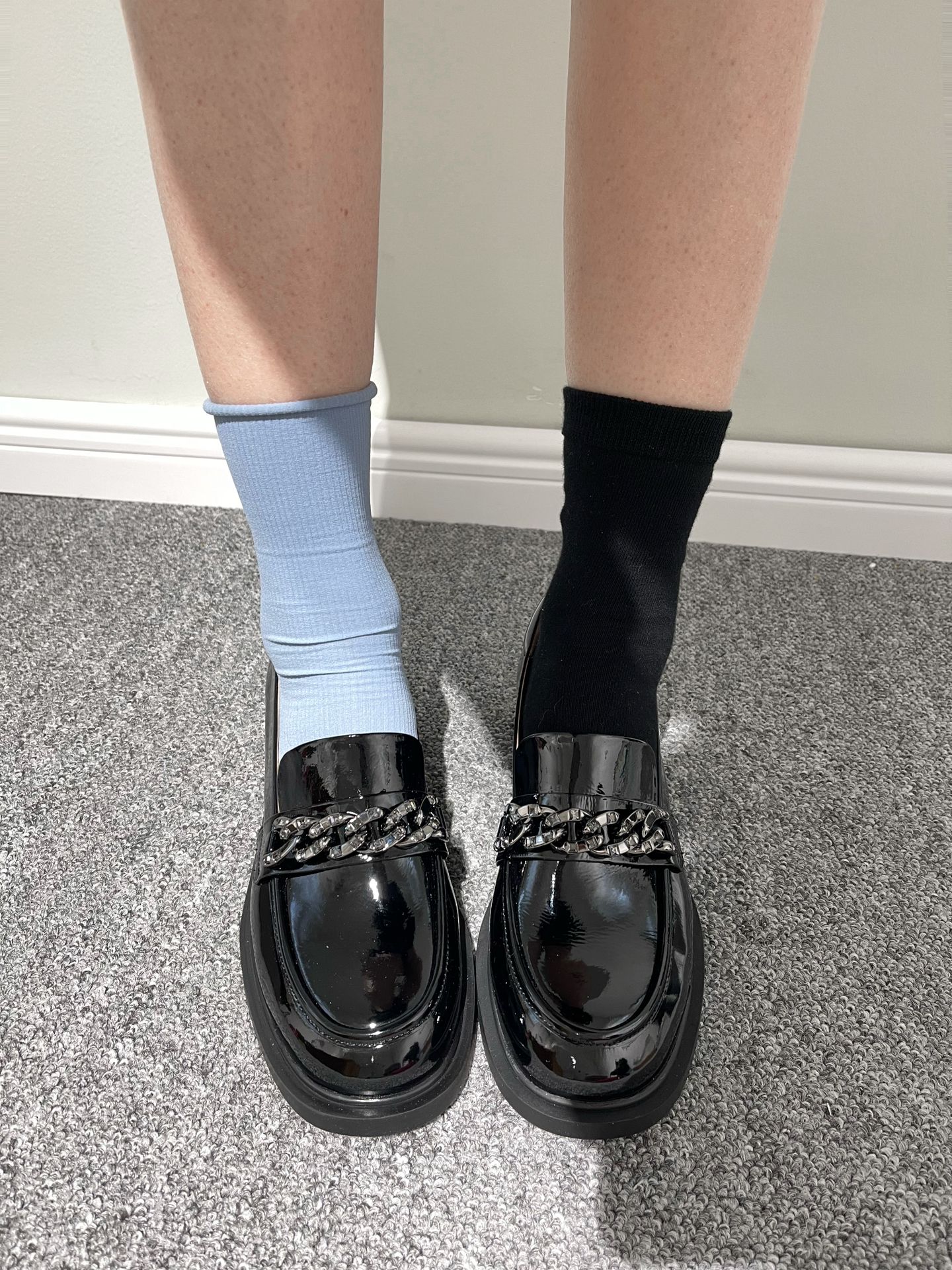 圆头 低帮 一脚蹬 深口鞋 皮革  - VALI鞋履AI设计主图