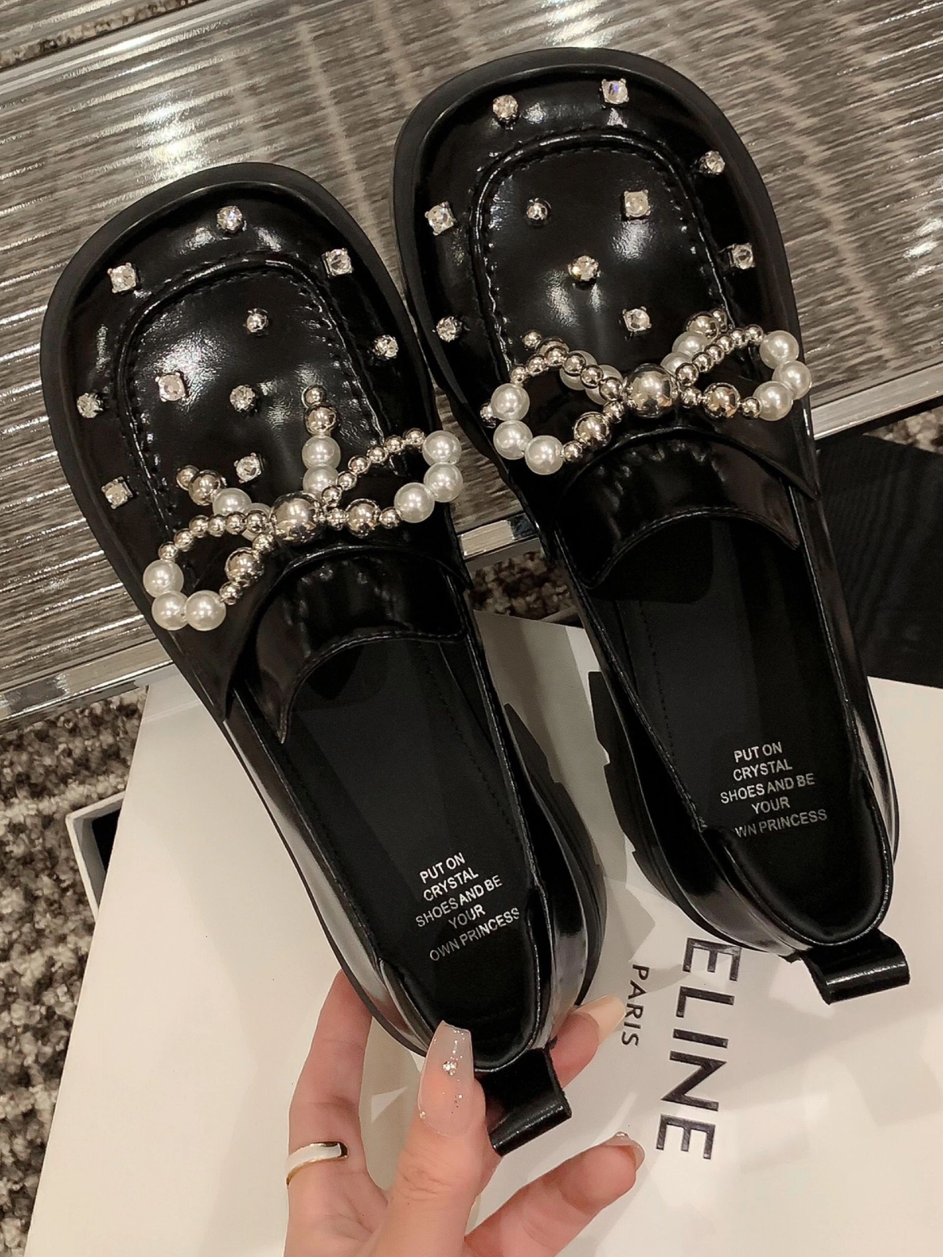 圆头 一脚蹬 深口鞋 皮革  - VALI鞋履AI设计主图