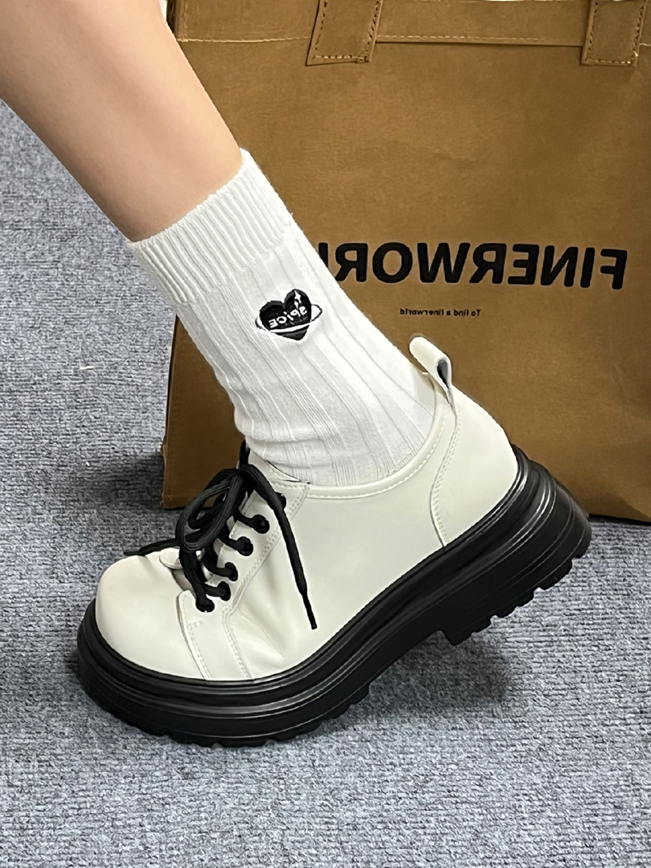 粗跟 低跟 圆头 低帮 系带 深口鞋 皮革  - VALI鞋履AI设计主图