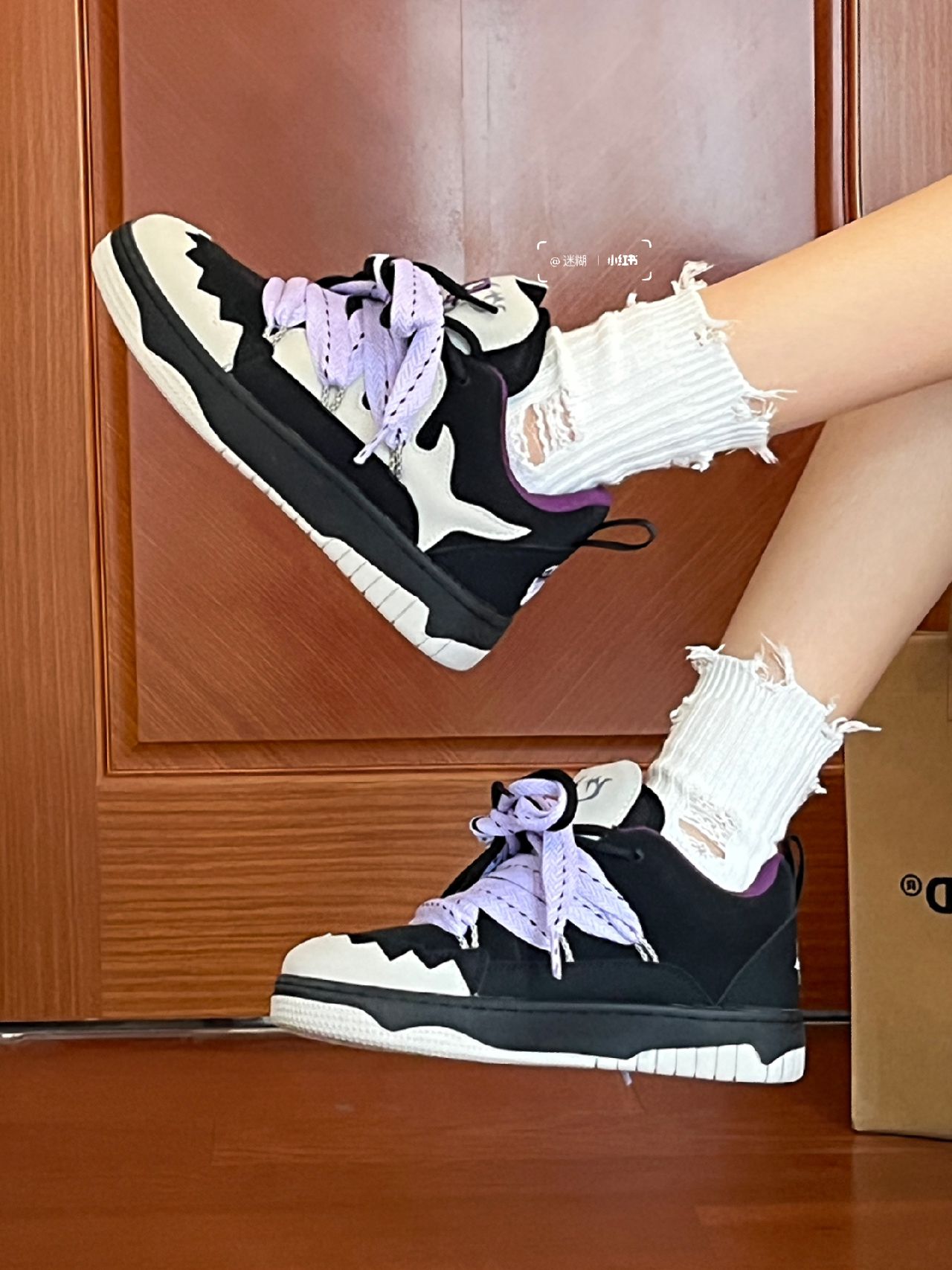 平底 圆头 低帮 系带 深口鞋 皮革  - VALI鞋履AI设计主图