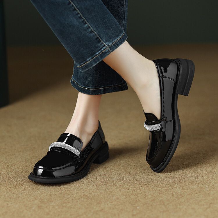 粗跟 低跟 圆头 低帮 深口鞋 皮革  - VALI鞋履AI设计主图