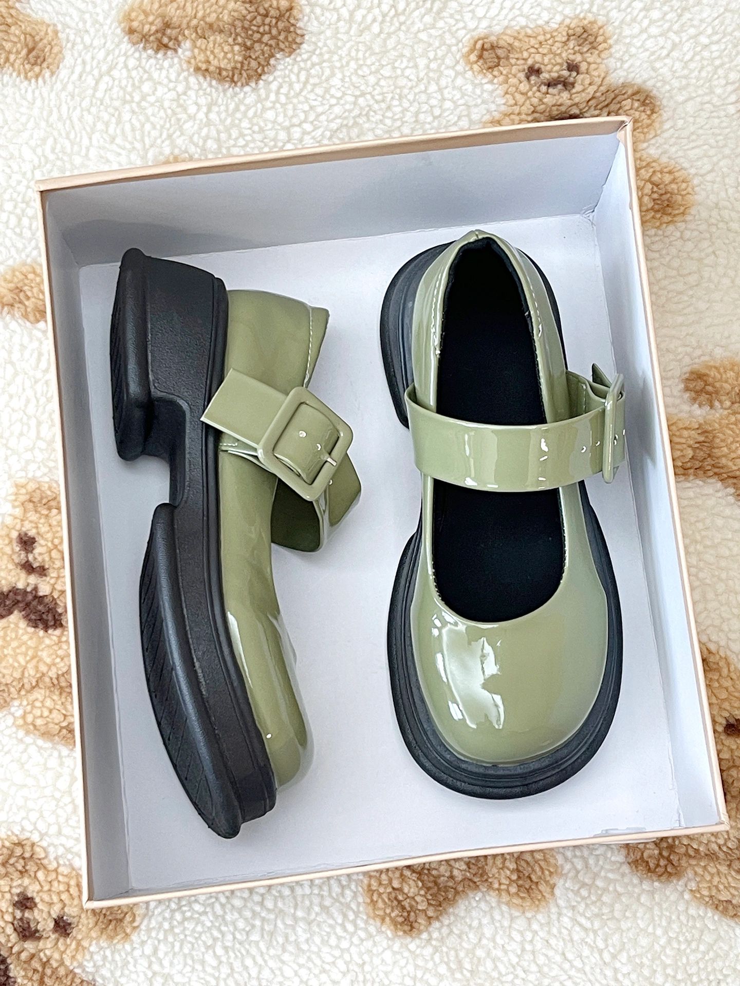 粗跟 低跟 低帮 袢扣 中口鞋 皮革  - VALI鞋履AI设计主图