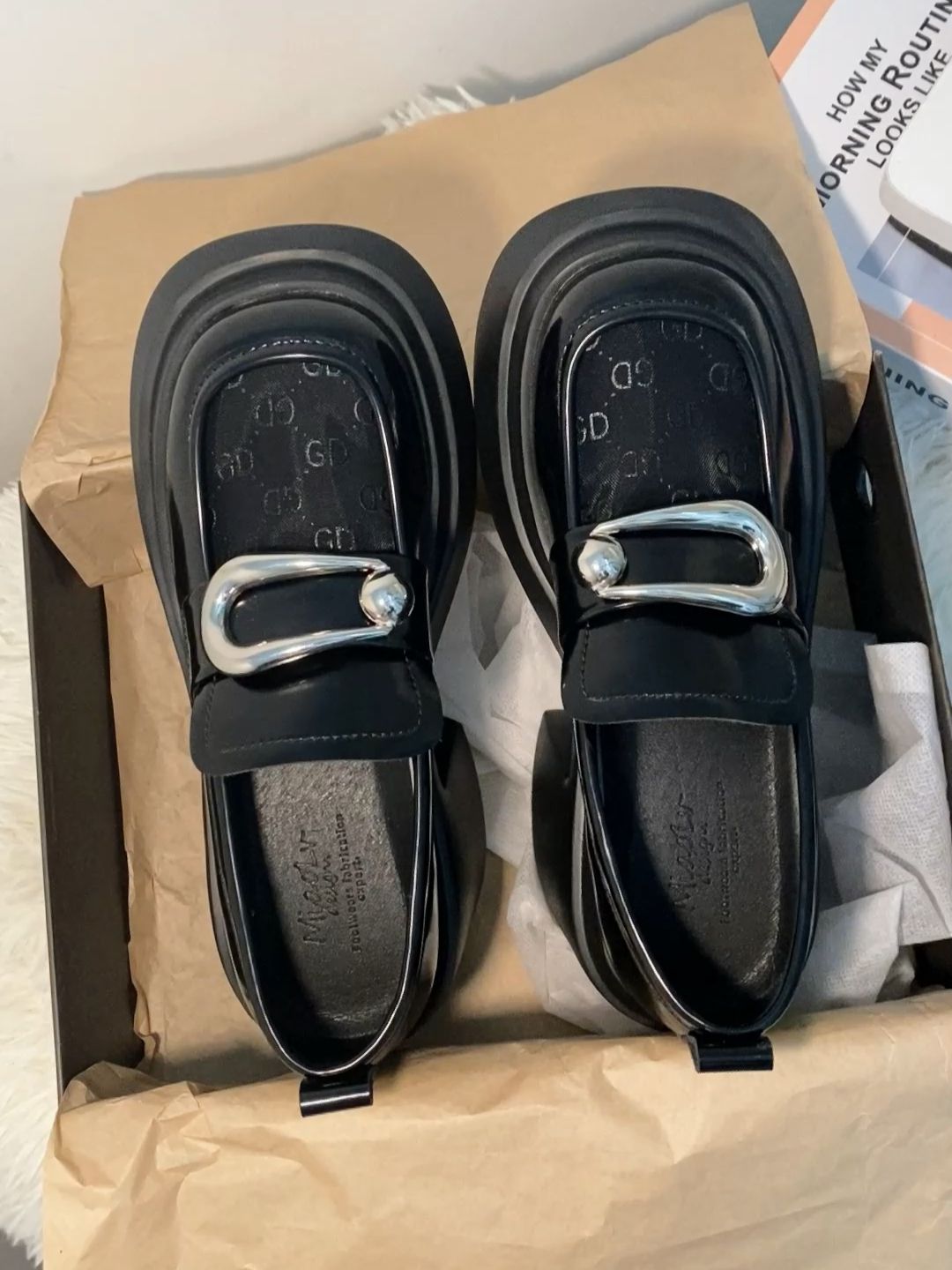 圆头 一脚蹬 深口鞋 皮革  - VALI鞋履AI设计主图