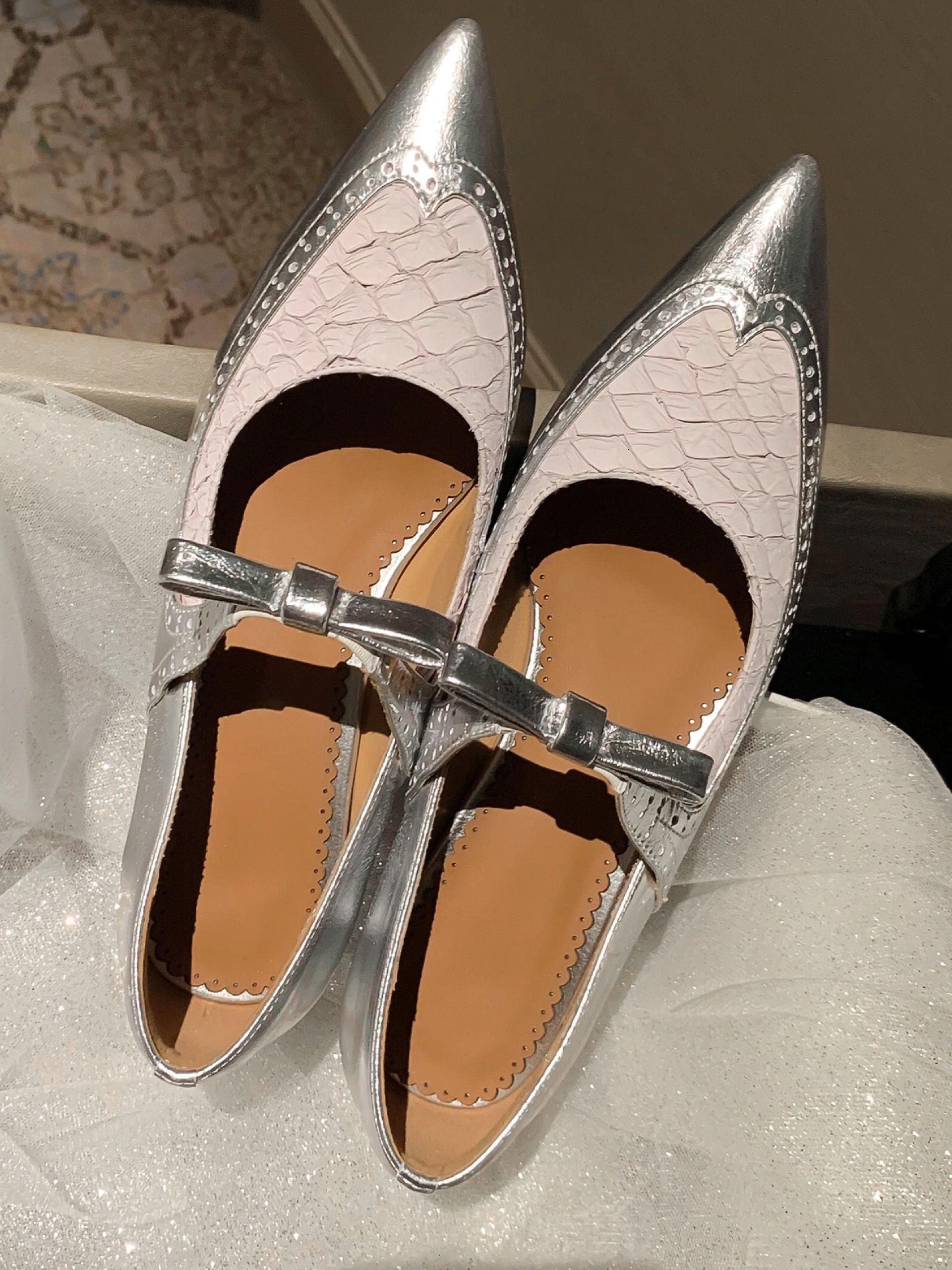 尖头 低帮 袢扣 浅口鞋  - VALI鞋履AI设计主图