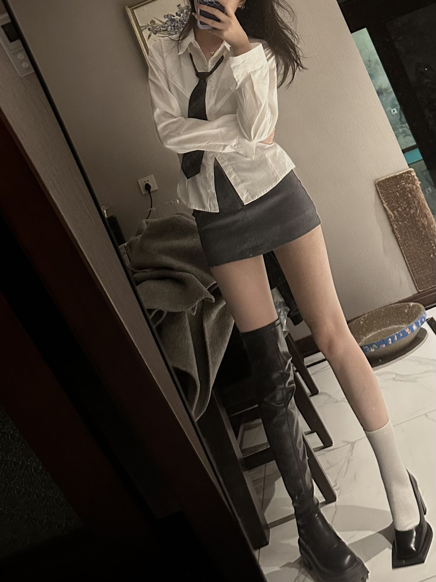 棉麻 衬衫领 灰棕色 腐殖土色 基础扣饰 性感  - VALI鞋履AI设计主图