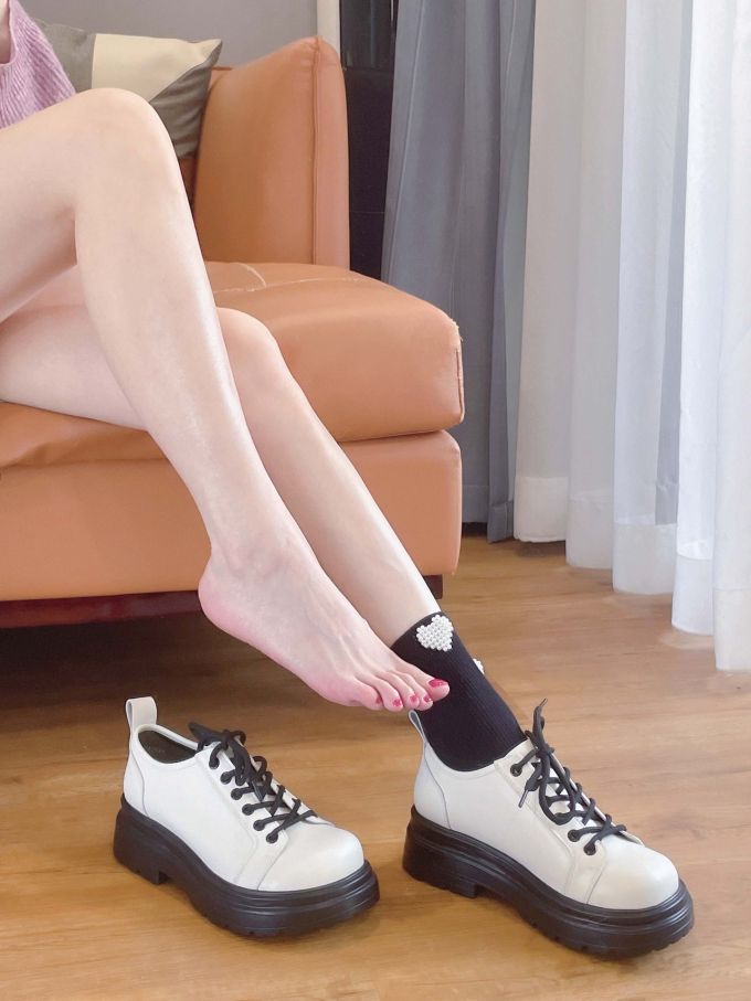 粗跟 中跟 圆头 低帮 系带 深口鞋 皮革 