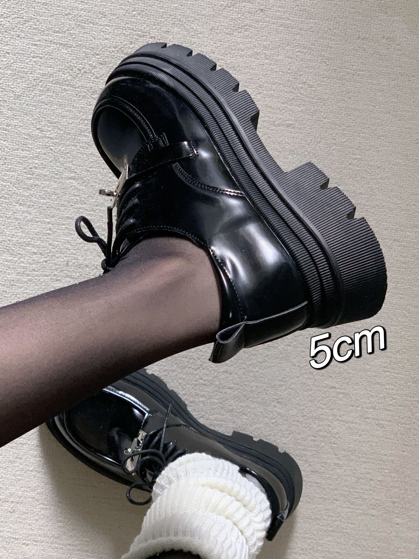 粗跟 低跟 圆头 低帮 系带 深口鞋 皮革  - VALI鞋履AI设计主图