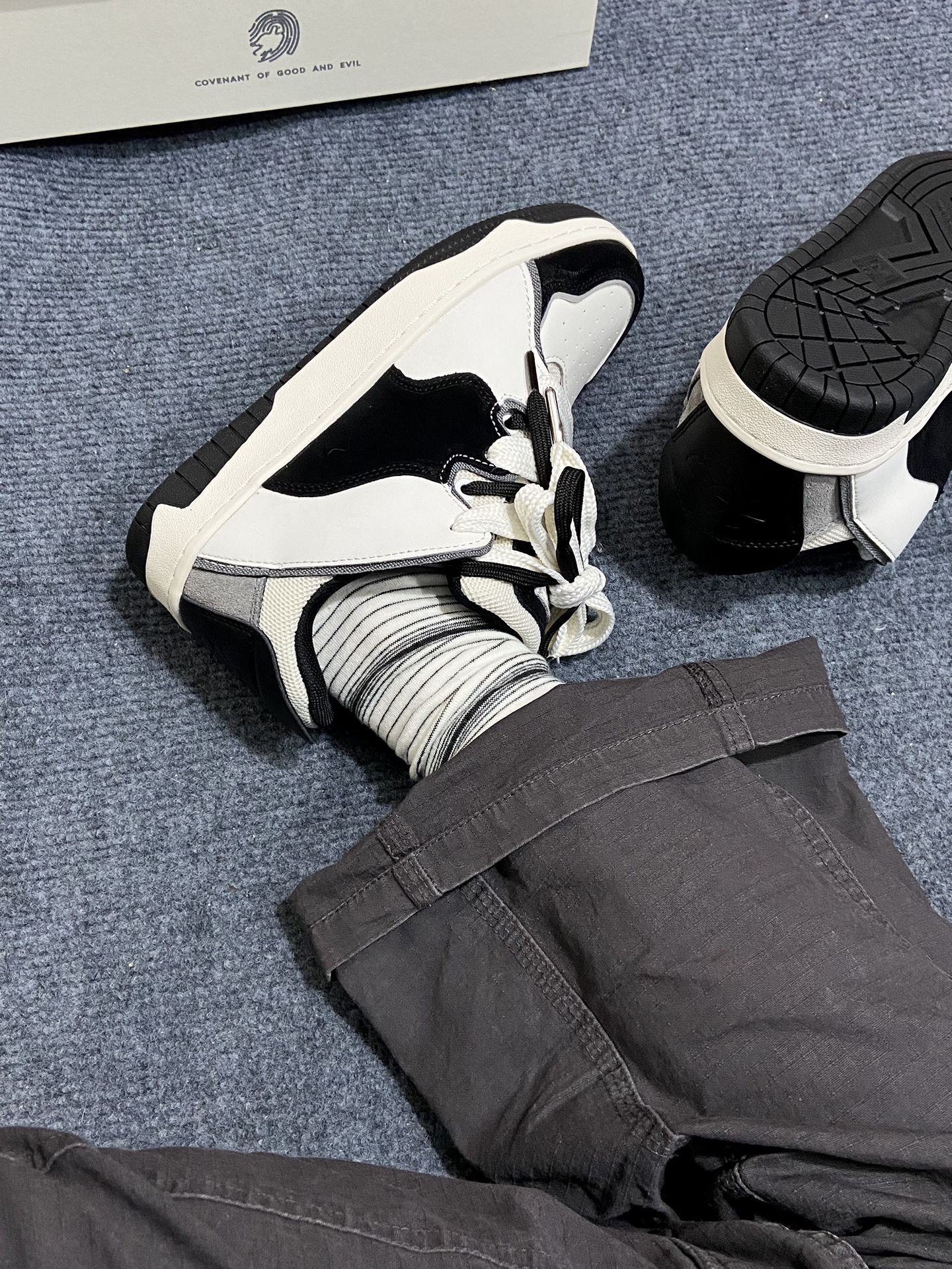 平底 圆头 中帮 系带 深口鞋 皮革  - VALI鞋履AI设计主图